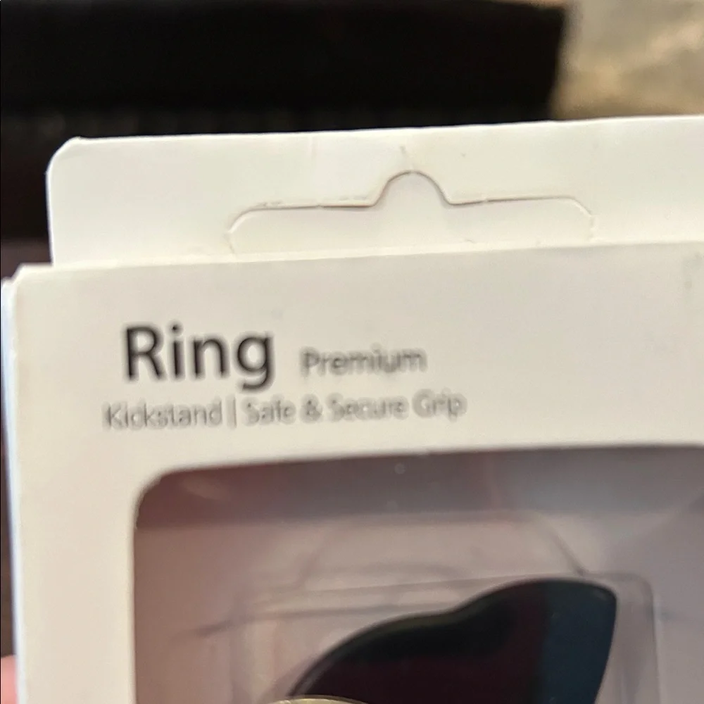 NWT. Ring Premium Kickstand and Smartphone Mount - Black and Silver Cat Shape